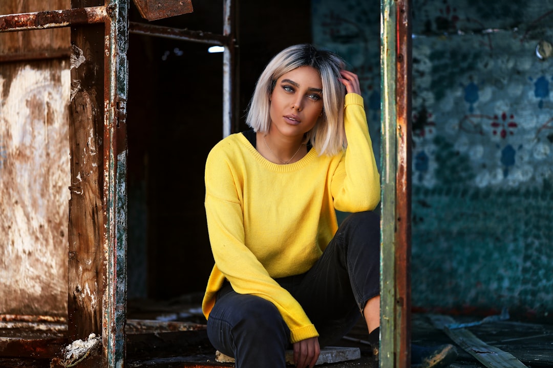 Photo yellow dress